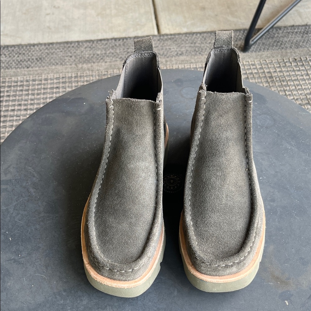 Women’s Suede Slip-On Ankle Shoes — Gray